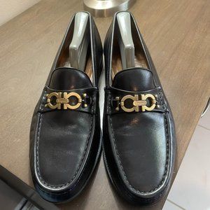 Pre-own Salvatore Ferragamo Black Leather Penny Loafers. Size 9EE.